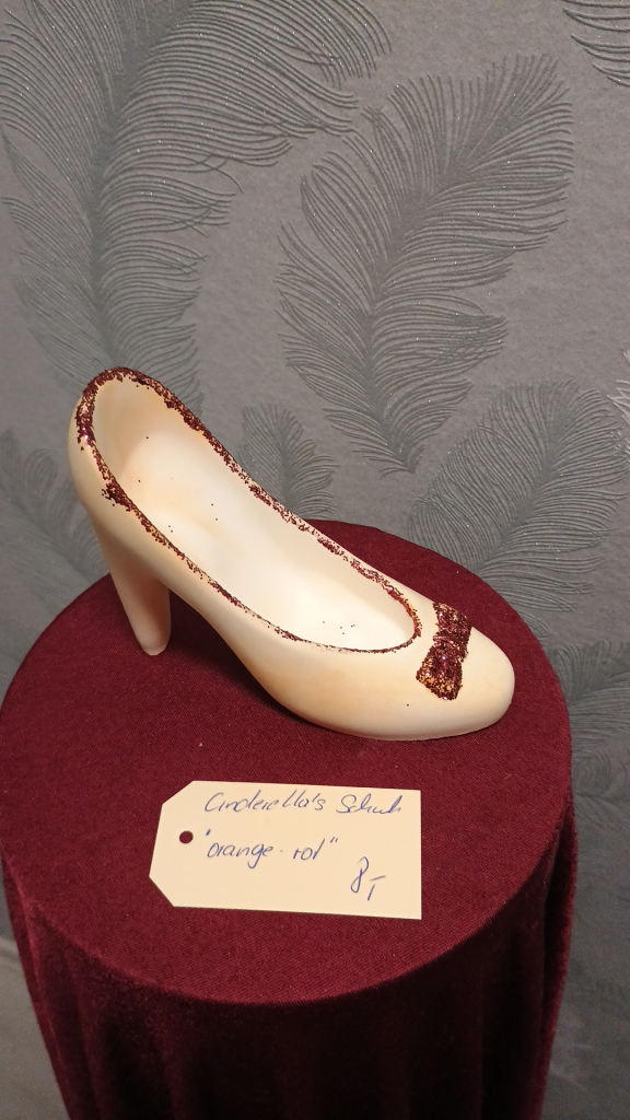 1061 - Cinderellas Schuh Orange Rot