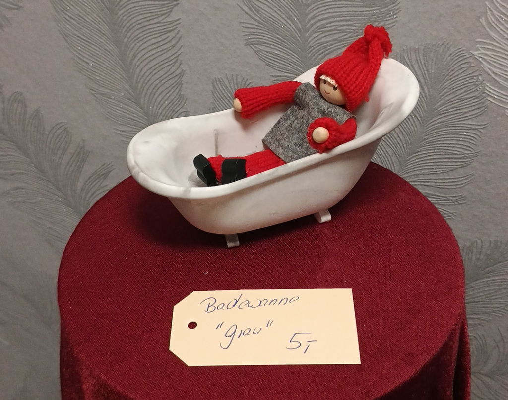 1065 - Badewanne Grau